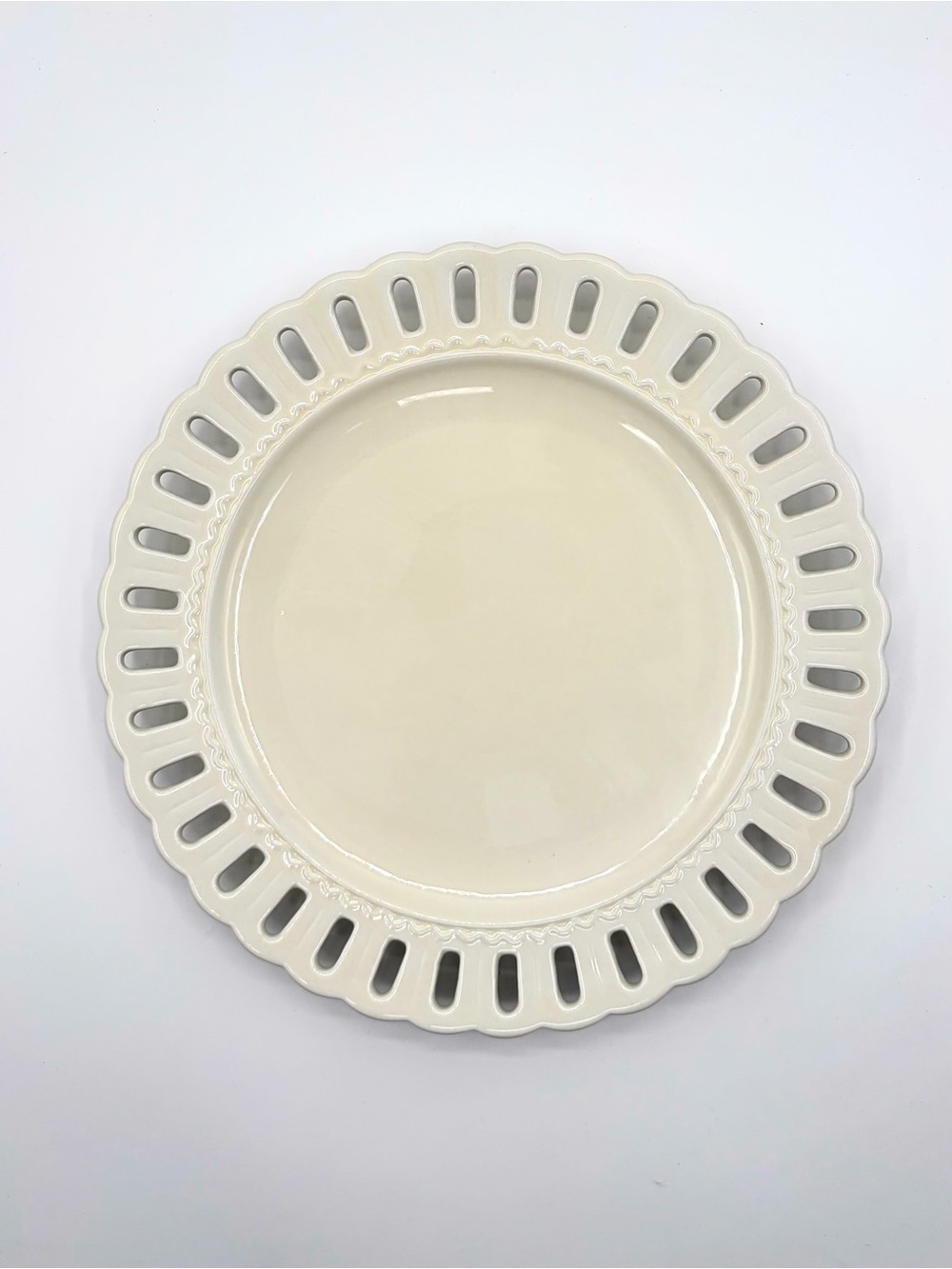 Portmeirion Studio VALERIE 10 in Dinner Plate - Reticulated / Lattice Rim